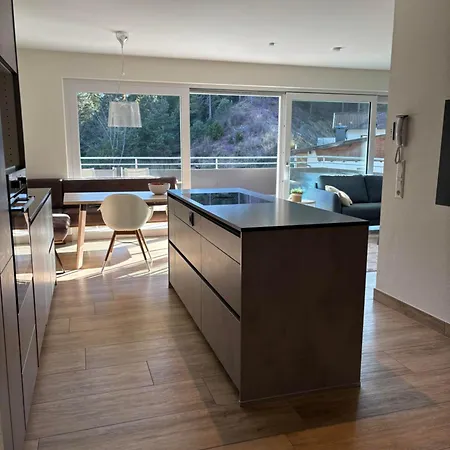 Panorama Apartment *