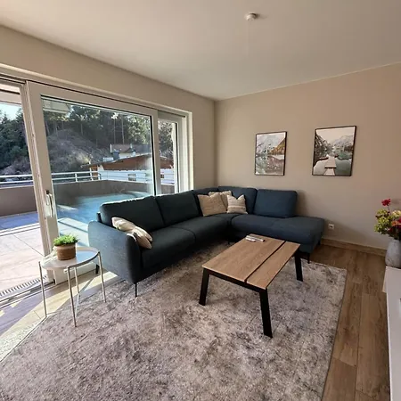 Panorama Apartment *